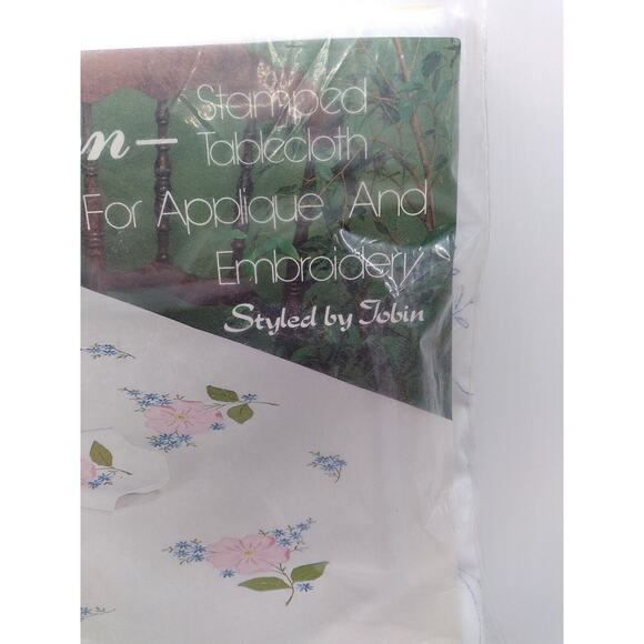 60x80 Inch Oblong Stamped Tablecloth For Applique And Embroidery Kit Camelia - Picture 5 of 6